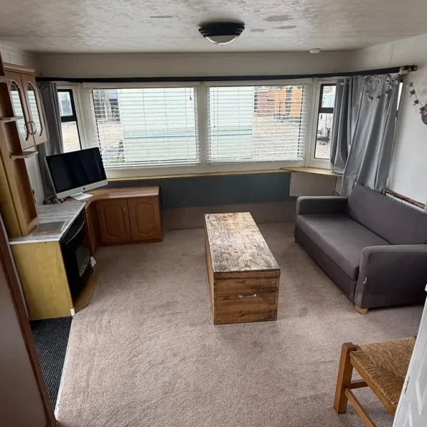 Mobile home with two bedrooms and all bills covered