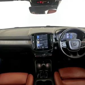 2019 Volvo XC40 2.0 D3 Inscription Pro Euro 6 5-door - Image 3