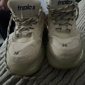 Balenciaga cream trainers size 5.5 - Image 3