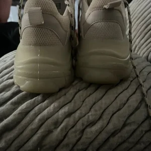 Balenciaga cream trainers size 5.5 - Image 5