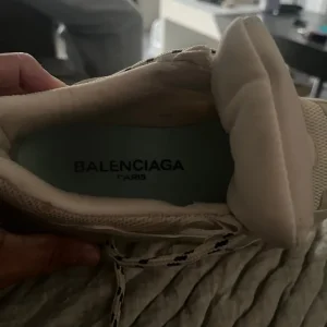 Balenciaga cream trainers size 5.5 - Image 6