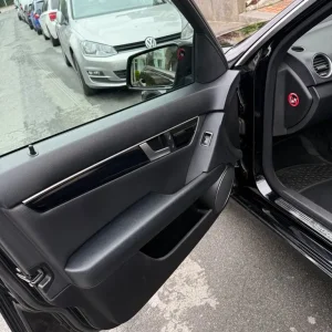 Mercedes-Benz C-Class 2013 2.1 Diesel Manual 4-door - Image 6