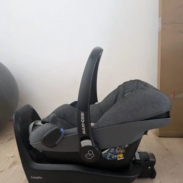 Maxi Cosi Car Seat with Base