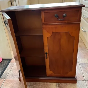 Lovely cabinet - Image 2