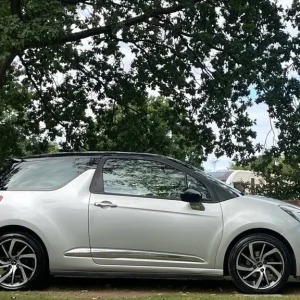 2016 DS3 BlueHDi Prestige Hatchback - Image 2