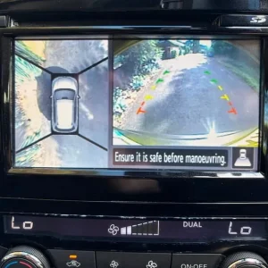 2014 Nissan X-Trail 1.6 dCi Diesel SUV with 360 View Monitor and 19in Alloy Wheels - Image 6