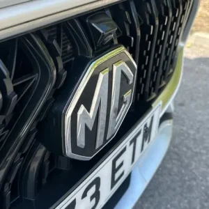 2023 MG HS 1.5 T-GDI Trophy 5-door White Hatchback - Image 8