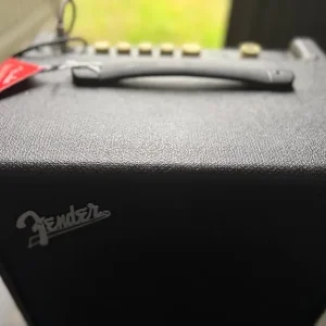 Fender Rumble LT25 bass amplifier