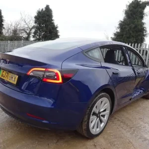 2021 Tesla Model 3 Standard Range with Front and Side Damage – Electric Auto, Starts and Drives - Image 4