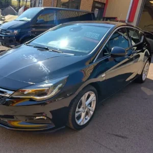 2017 Vauxhall Astra SRI CDTI S/S Hatchback Diesel Manual - Image 4