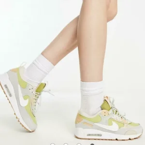 Nike Air Max 90 Futura. Size 5.5 - Image 2