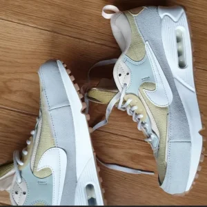 Nike Air Max 90 Futura. Size 5.5 - Image 7