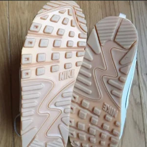 Nike Air Max 90 Futura. Size 5.5 - Image 8