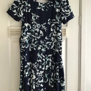 Two dresses - Image 2