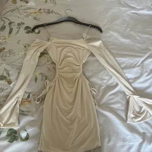 Oh polly Ruched Cut Out Sides Long Sleeves Ivory Mini Dress - Image 6