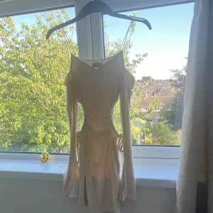 Oh polly Ruched Cut Out Sides Long Sleeves Ivory Mini Dress - Image 8