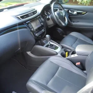 2016 Nissan Qashqai 1.6 dCi Tekna 5-door SUV - Image 4