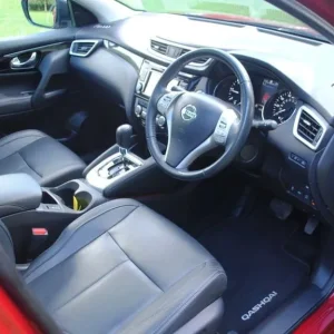 2016 Nissan Qashqai 1.6 dCi Tekna 5-door SUV - Image 5