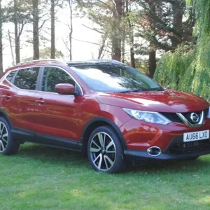 2016 Nissan Qashqai 1.6 dCi Tekna 5-door SUV - Image 6