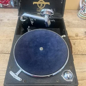 Viva-Tonal Columbia Grafonola No. 202 Portable Gramophone Tested and Working - Image 2