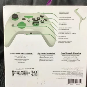 Riot PWR lightning connected Xbox iPhone Cloud Gaming controller - Image 2