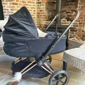 Cybex pram and carrycot bundle - Image 3