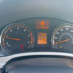 Toyota Avensis Estate 2010 2.2 Diesel Automatic - Image 6