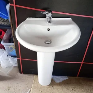 Pedestal Sink - Image 4