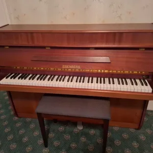 Second hand eisenberg upright piano - Image 4