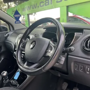 2016 Renault Captur 1.5 Dynamique S Nav Diesel 5-door SUV - Image 2