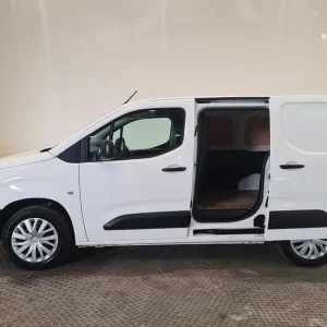 PEUGEOT PARTNER 1.5 BLUEHDI 1000 PROFESSIONAL STANDARD P/V 100 BHP SWB D - Image 6