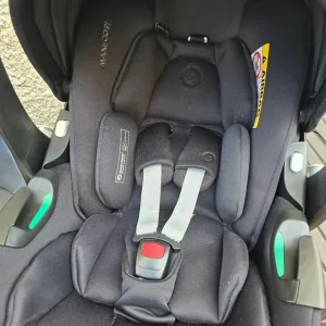 Maxi Cosi 360 Pebble Baby Car Seat with Isofix Base - Image 3