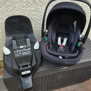 Maxi Cosi 360 Pebble Baby Car Seat with Isofix Base