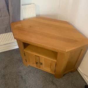 Dunelm solid oak corner tv stand - Image 2