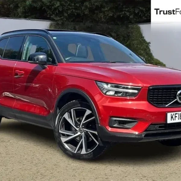 2018 Volvo XC40 2.0 T5 First Edition 5dr AWD with Panoramic Sunroof and Self-Parking