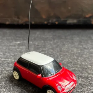 Mini Cooper Remote Control Car – Needs Batteries and a Fix - Image 2