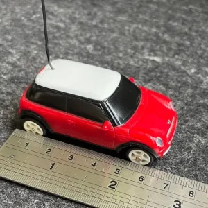 Mini Cooper Remote Control Car – Needs Batteries and a Fix - Image 4