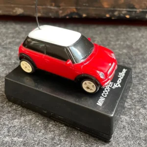 Mini Cooper Remote Control Car – Needs Batteries and a Fix - Image 7