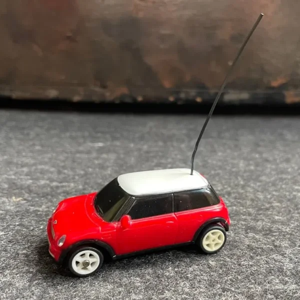 Mini Cooper Remote Control Car – Needs Batteries and a Fix