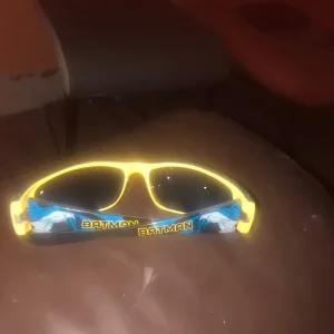 kids boy’s Batman sunglasses - Image 6