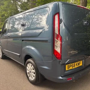 2018 Ford Transit Custom 2.0 EcoBlue Limited 5dr Panel Van - Image 5