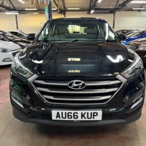 2016 Hyundai Tucson 1.7 CRDi Blue Drive S 5-door Estate Diesel Manual - Image 2
