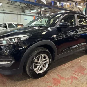 2016 Hyundai Tucson 1.7 CRDi Blue Drive S 5-door Estate Diesel Manual - Image 3