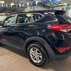 2016 Hyundai Tucson 1.7 CRDi Blue Drive S 5-door Estate Diesel Manual - Image 4