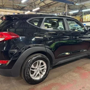2016 Hyundai Tucson 1.7 CRDi Blue Drive S 5-door Estate Diesel Manual - Image 6