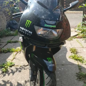 Kawasaki Ninja ZX9R 1995 899cc - Image 4