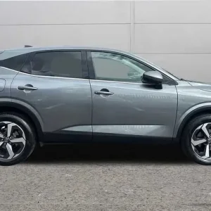 2022 Nissan Qashqai 1.3 DIG-T 5DR Hatchback - Image 3
