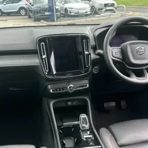 2024 Volvo XC40 Ultra Dark Estate MHEV - Image 5
