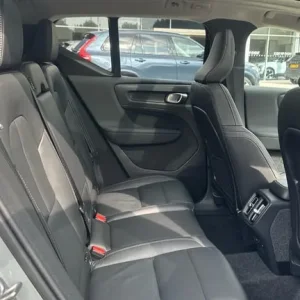 2024 Volvo XC40 Ultra Dark Estate MHEV - Image 6