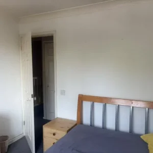 Double and single room to rent - Image 2
